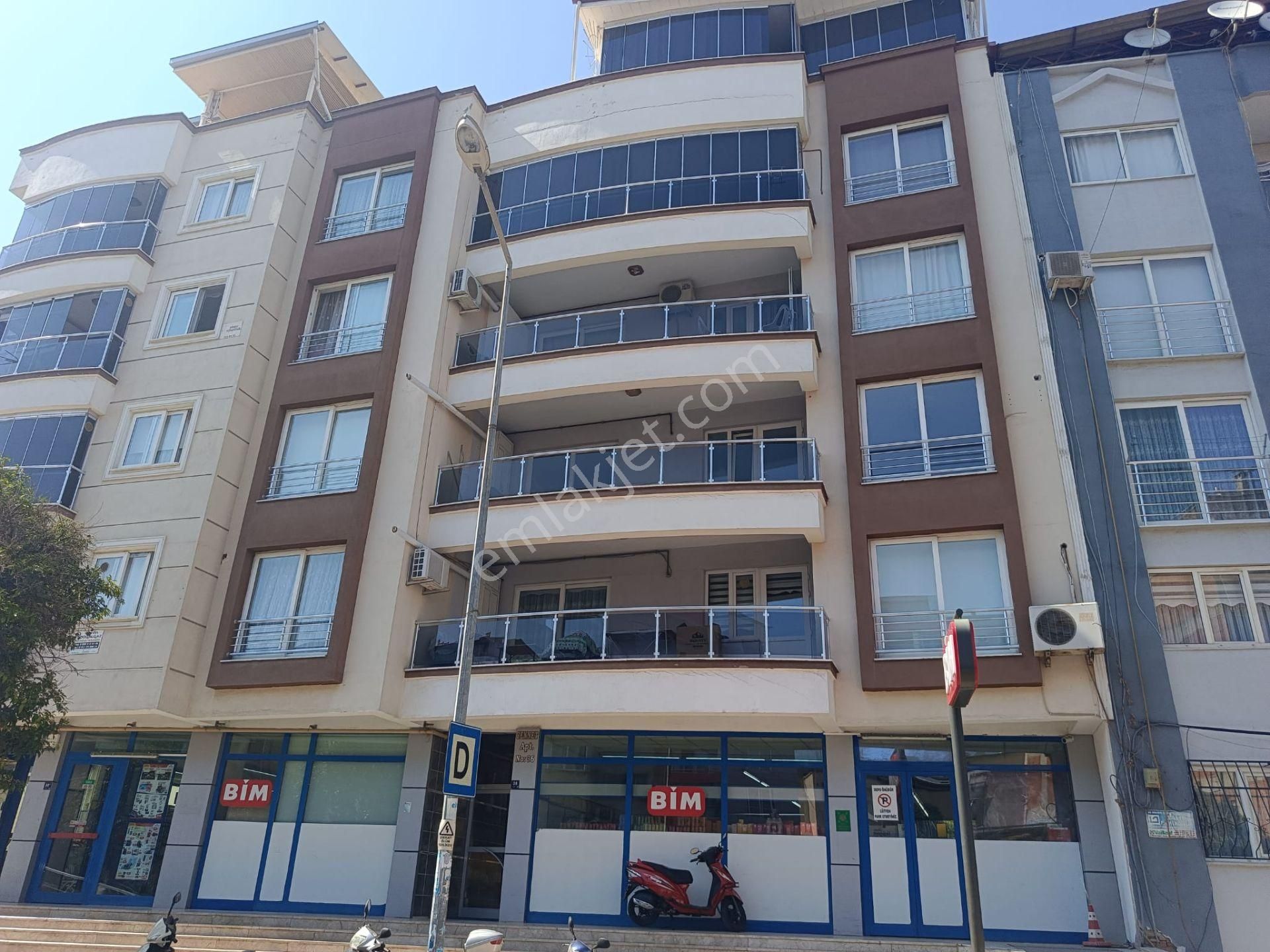 Nazilli Yıldıztepe Satılık Daire  Acarlar Emlak'tan yıldıztepe mh  3+1-140 m2  doğalgazlı  satılık daire