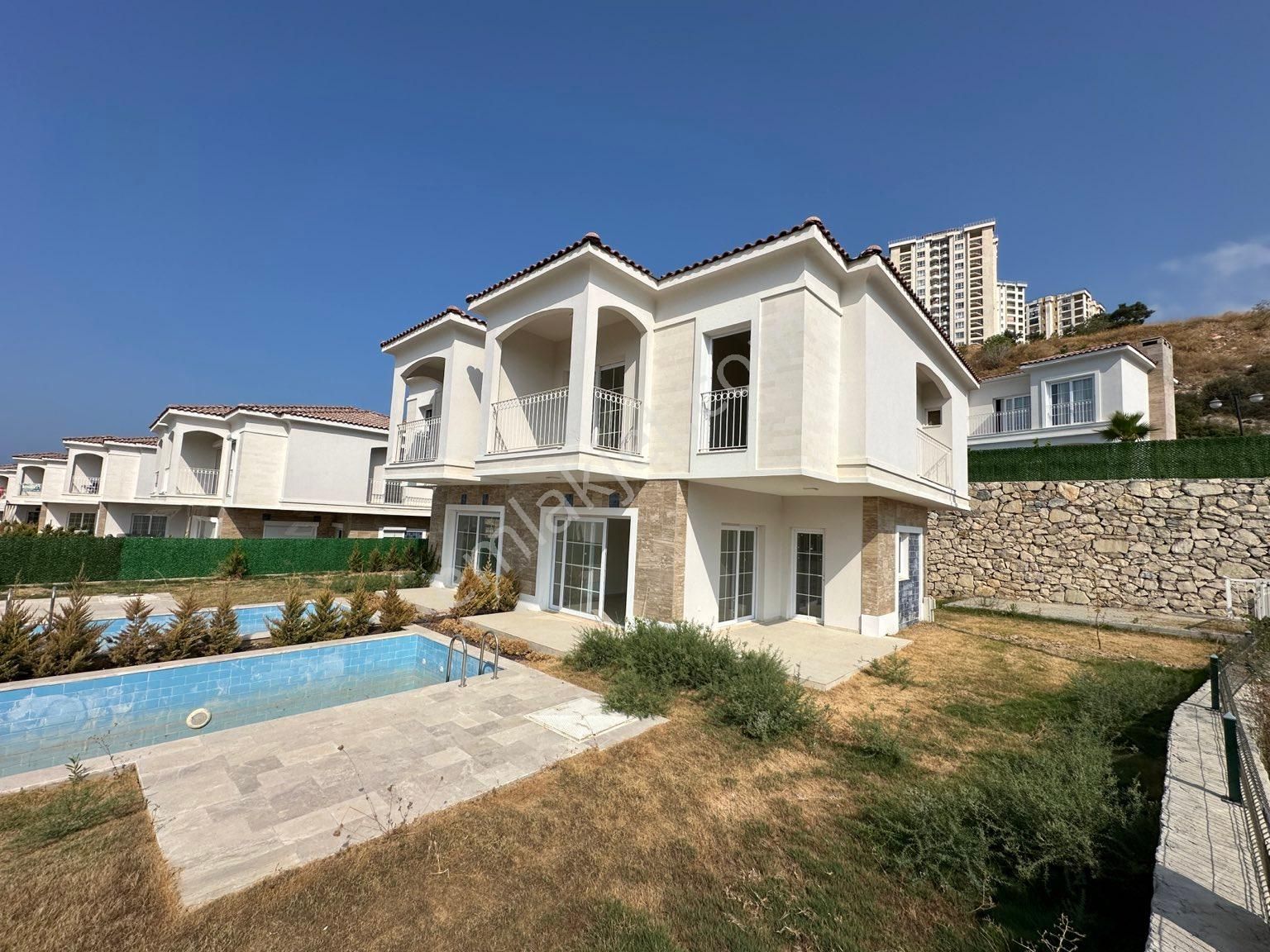 Kuşadası Karaova Satılık Villa ++bıg Group** Site İçerisinde Köşe Konumlu Özel Havuzlu Lüx Villa