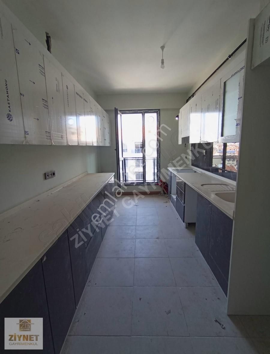 Zeytinburnu Telsiz Satılık Daire Toki Telsizde 96 M2 Ebeveyn Banyolu 7. Katta 2+1 Lüks Daire