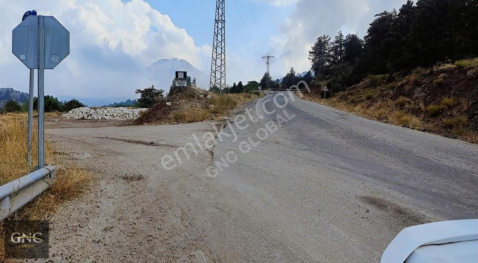 Konyaaltı Doyran Satılık Tarla Doğa ile iç içe Anayola Yakın Tarla