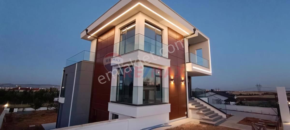 Gölbaşı Ballıkpınar Satılık Villa TAM MUSTAKİL ASANSÖRLÜ FULL YAPILI TRIBLEKS SATILIK VİLLA