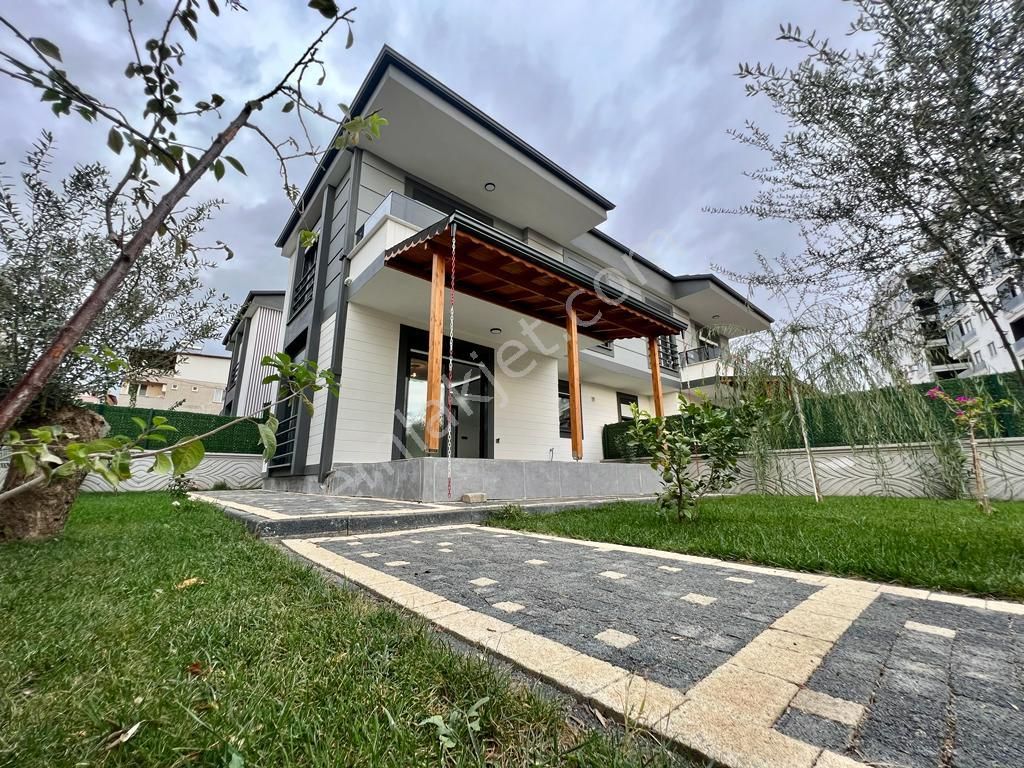 Edremit Kadıköy Satılık Villa  💫AKÇAY AY EMLAK'TAN💫KADIKÖY'DE MUHTEŞEM KONUMLU GENİŞ BAHÇELİ SATILIK 2+1 SIFIR MÜSTAKİL
