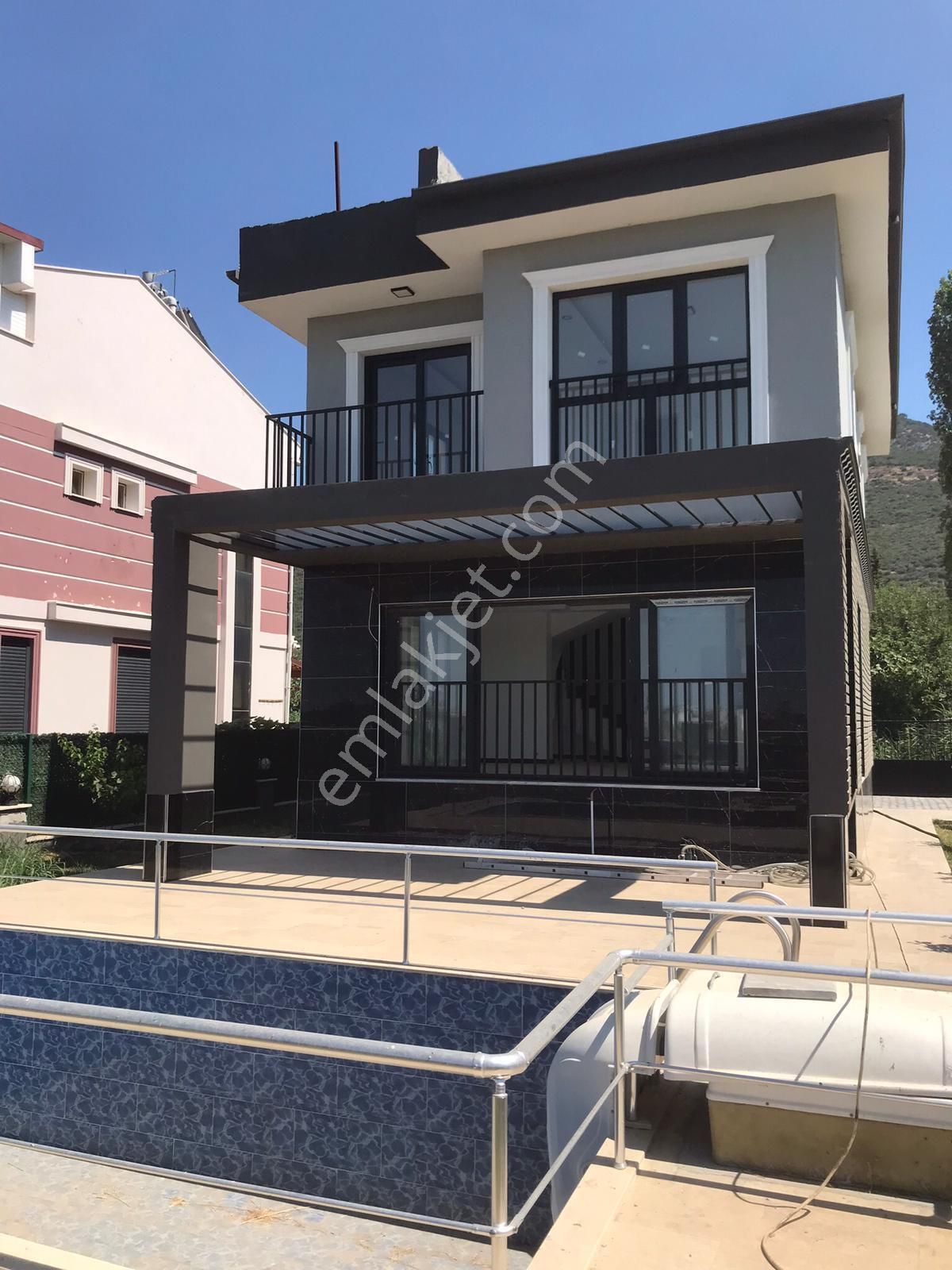 Kuşadası Güzelçamlı Satılık Villa  KUŞADASI GÜZELÇAMLIDA MÜSTAKİL HAVUZLU VİLLA