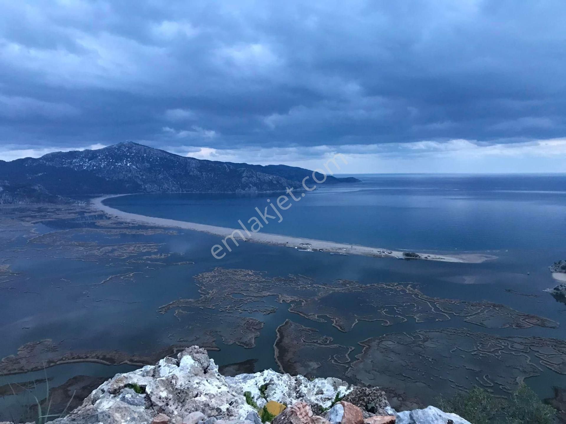 Ortaca Dalyan Satılık Konut İmarlı  Mugla Dalyan Da 1400 M2 Turizm İmarlı Kanala Sıfır Arsa Satılık