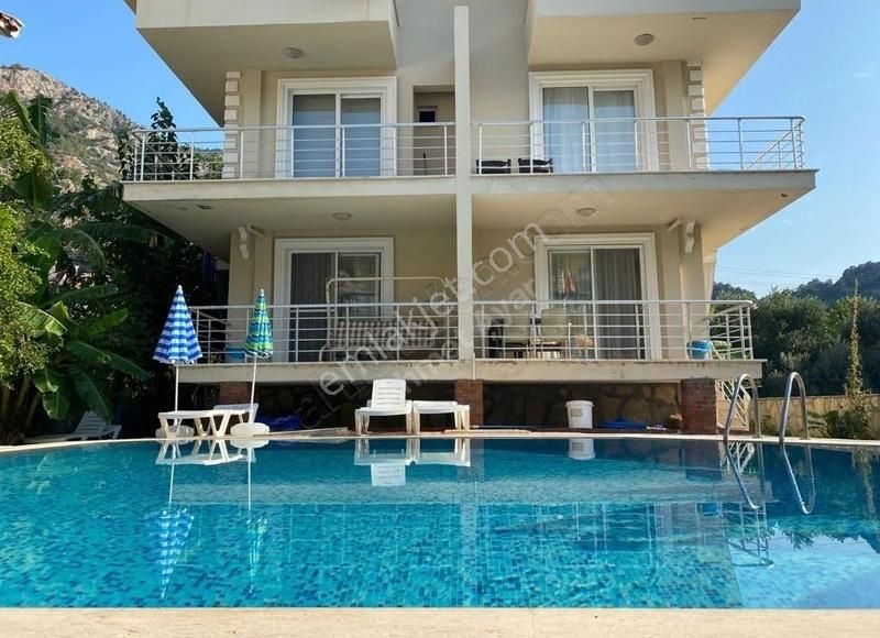 Marmaris Turunç Satılık Villa TURUNÇ'TA YEŞİLİN VE DENİZİN KUCAĞINDA KEYİF VAAT EDEN VİLLA