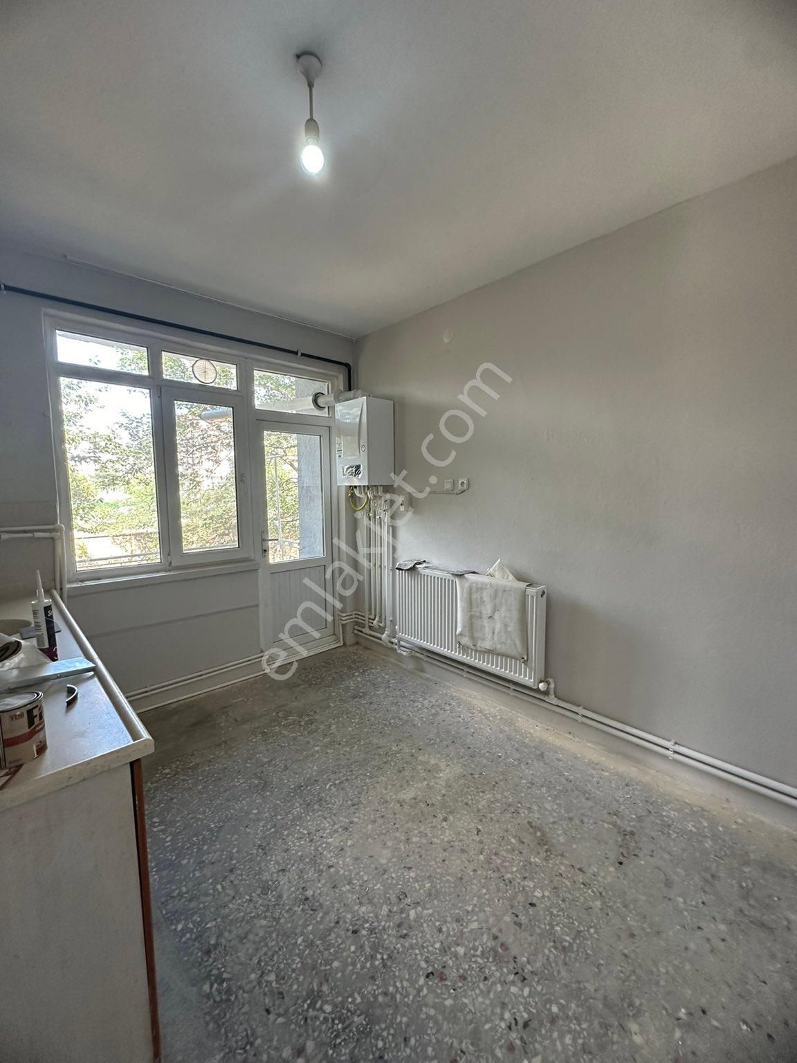 Dinç Emlaktan İstasyon Mahallesinde 3 Katlı Müstakil Ev - Görsel 10