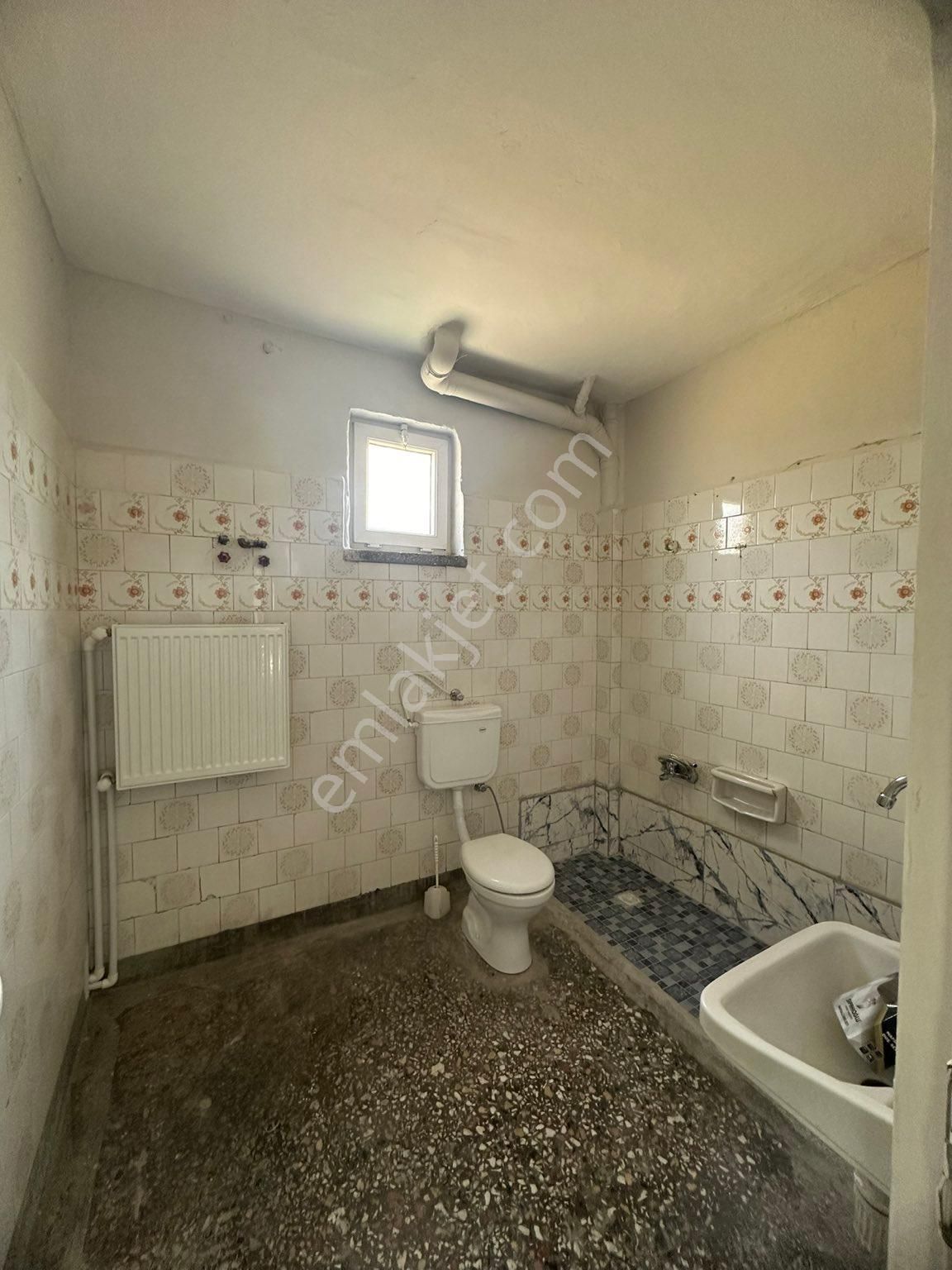 Dinç Emlaktan İstasyon Mahallesinde 3 Katlı Müstakil Ev - Görsel 14