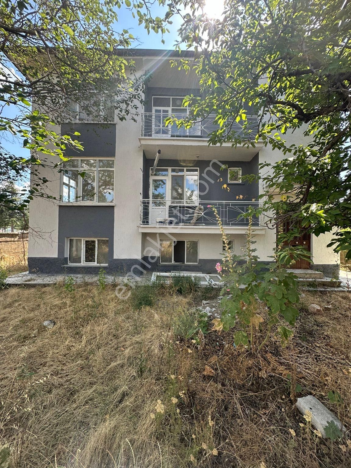 Dinç Emlaktan İstasyon Mahallesinde 3 Katlı Müstakil Ev - Görsel 4