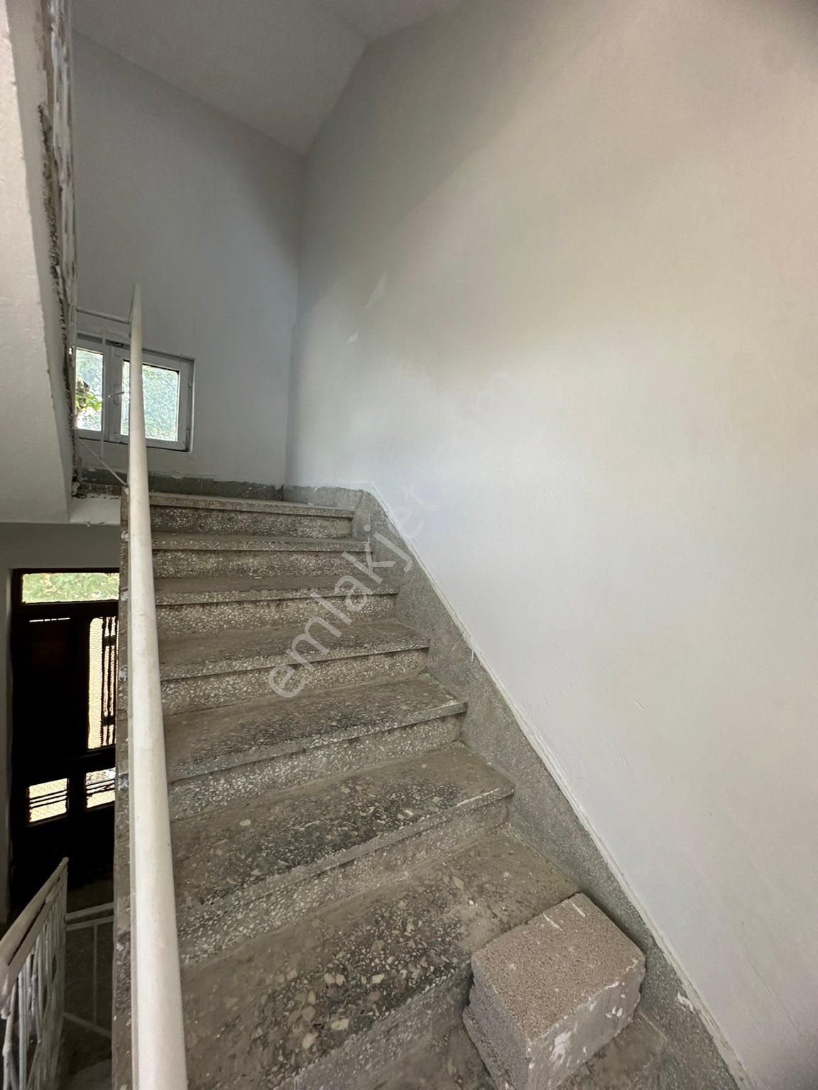 Dinç Emlaktan İstasyon Mahallesinde 3 Katlı Müstakil Ev - Görsel 6