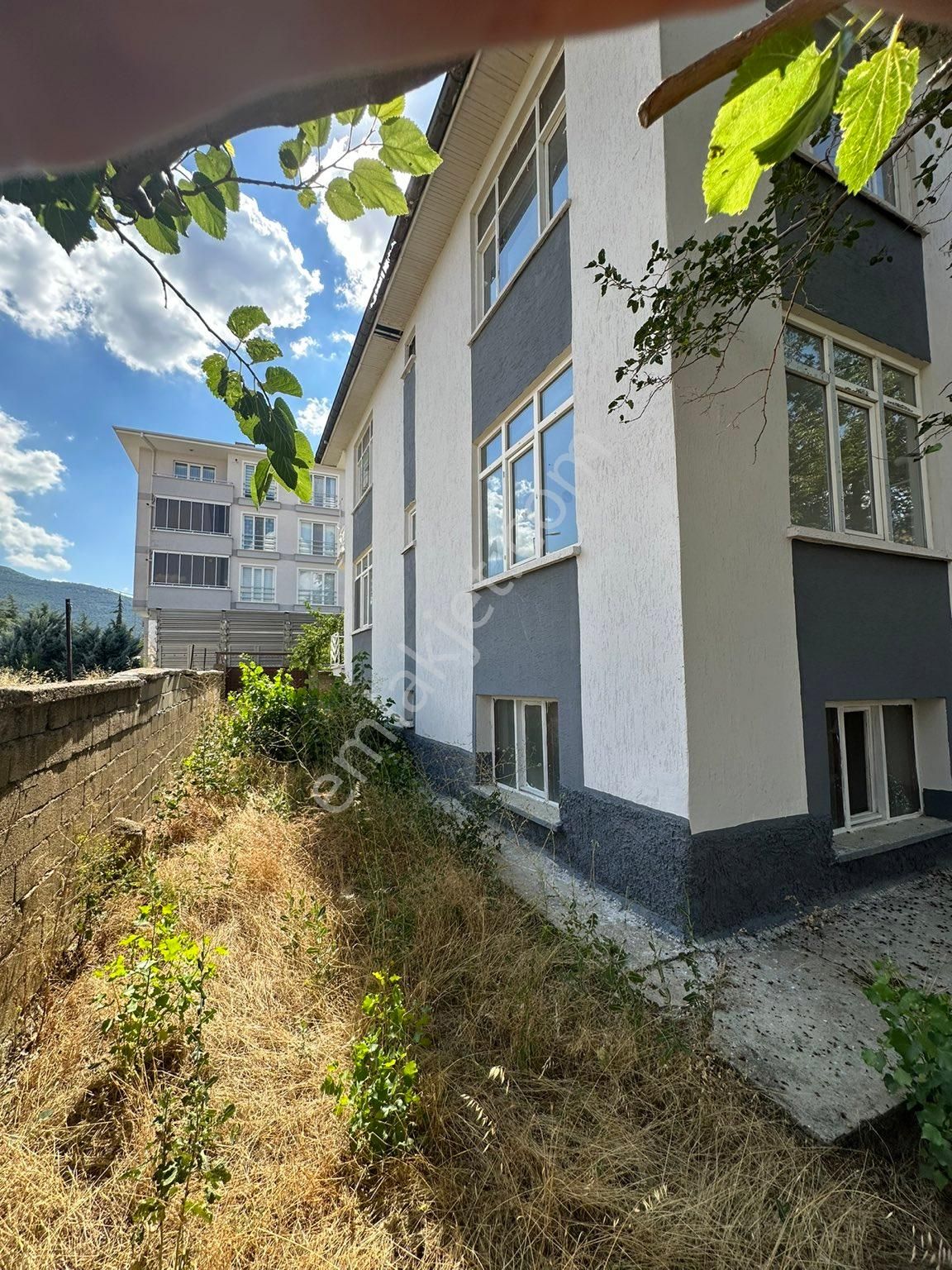 Dinç Emlaktan İstasyon Mahallesinde 3 Katlı Müstakil Ev - Görsel 3