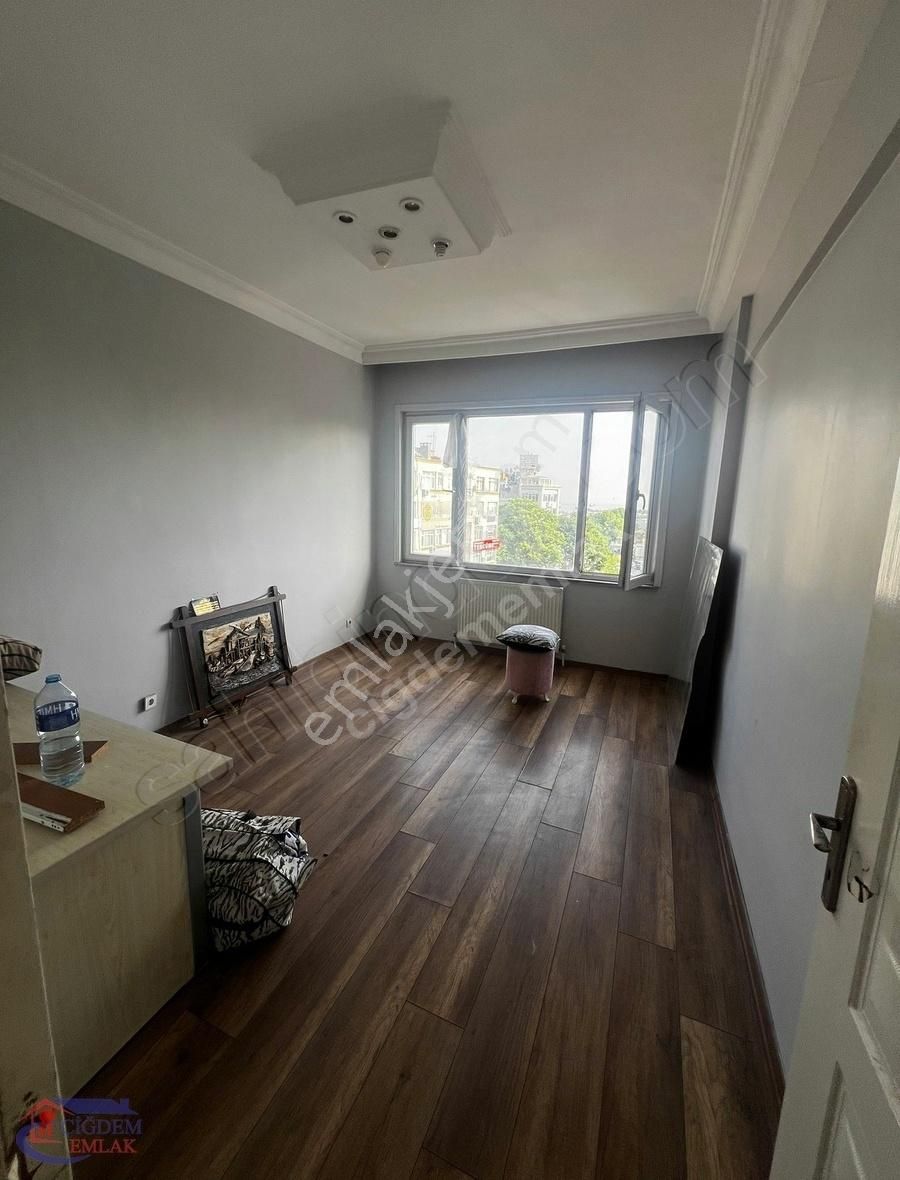 Fatih Mesih Paşa Kiralık Daire ÇİĞDEM EMLAKTAN SİMİT SARAYIN ÜSTÜNDE KİRALIK 2+1 DAİRE