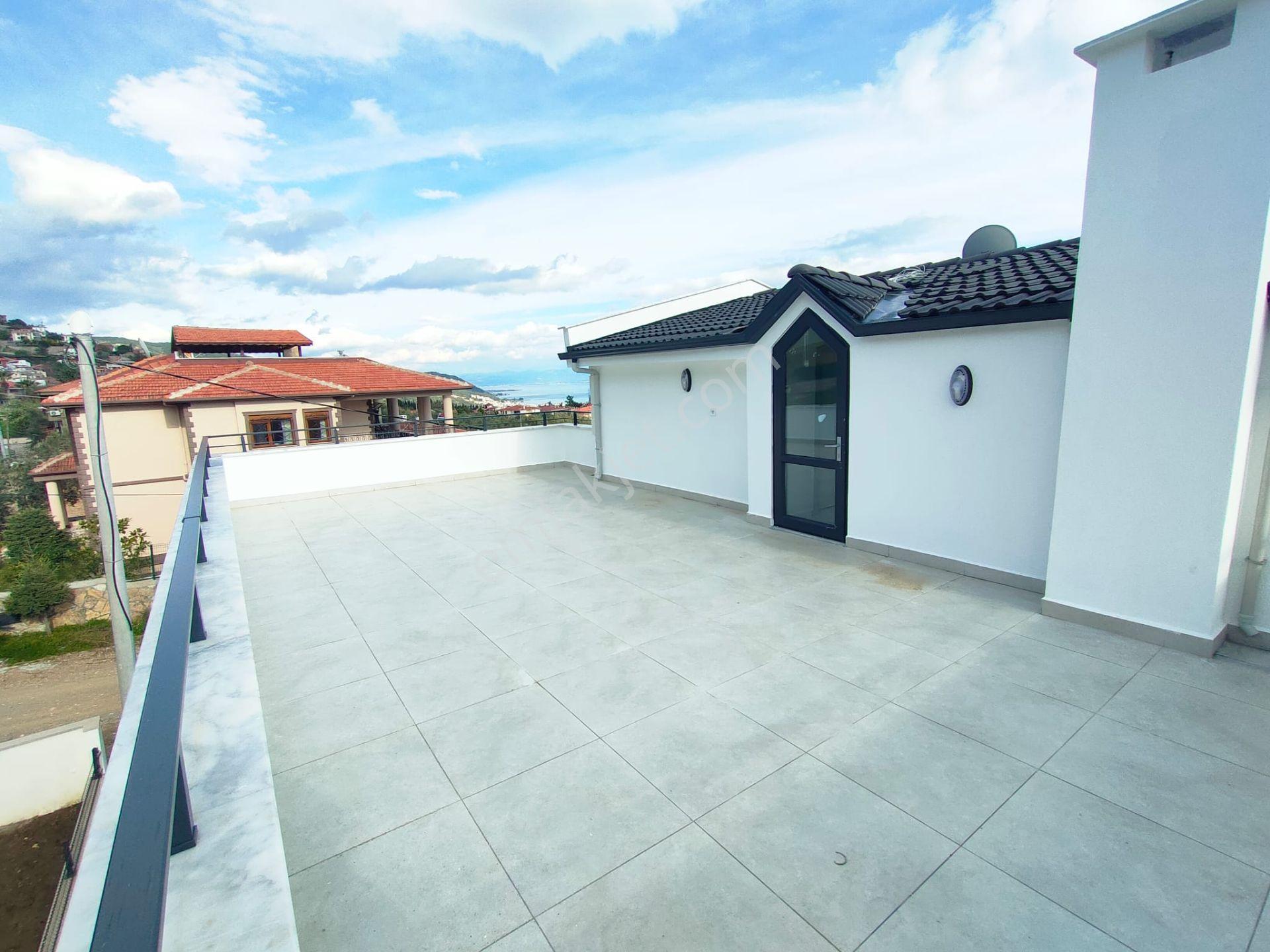 Altınoluk Kazdağı Eteklerinde Müstakil Garajlı Bahçeli Açık Otoparklı 4+1 Sıfır Lüx Triblex Villa - Görsel 28