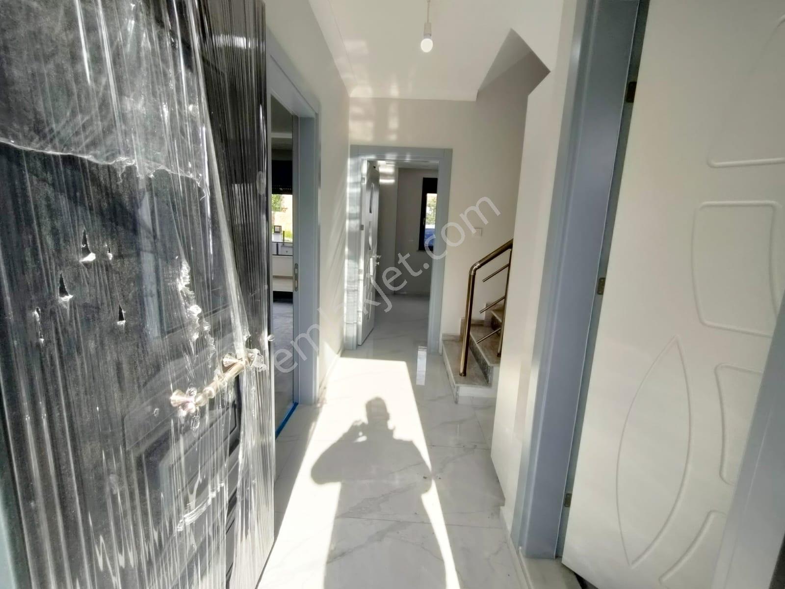 Altınoluk Kazdağı Eteklerinde Müstakil Garajlı Bahçeli Açık Otoparklı 4+1 Sıfır Lüx Triblex Villa - Görsel 4