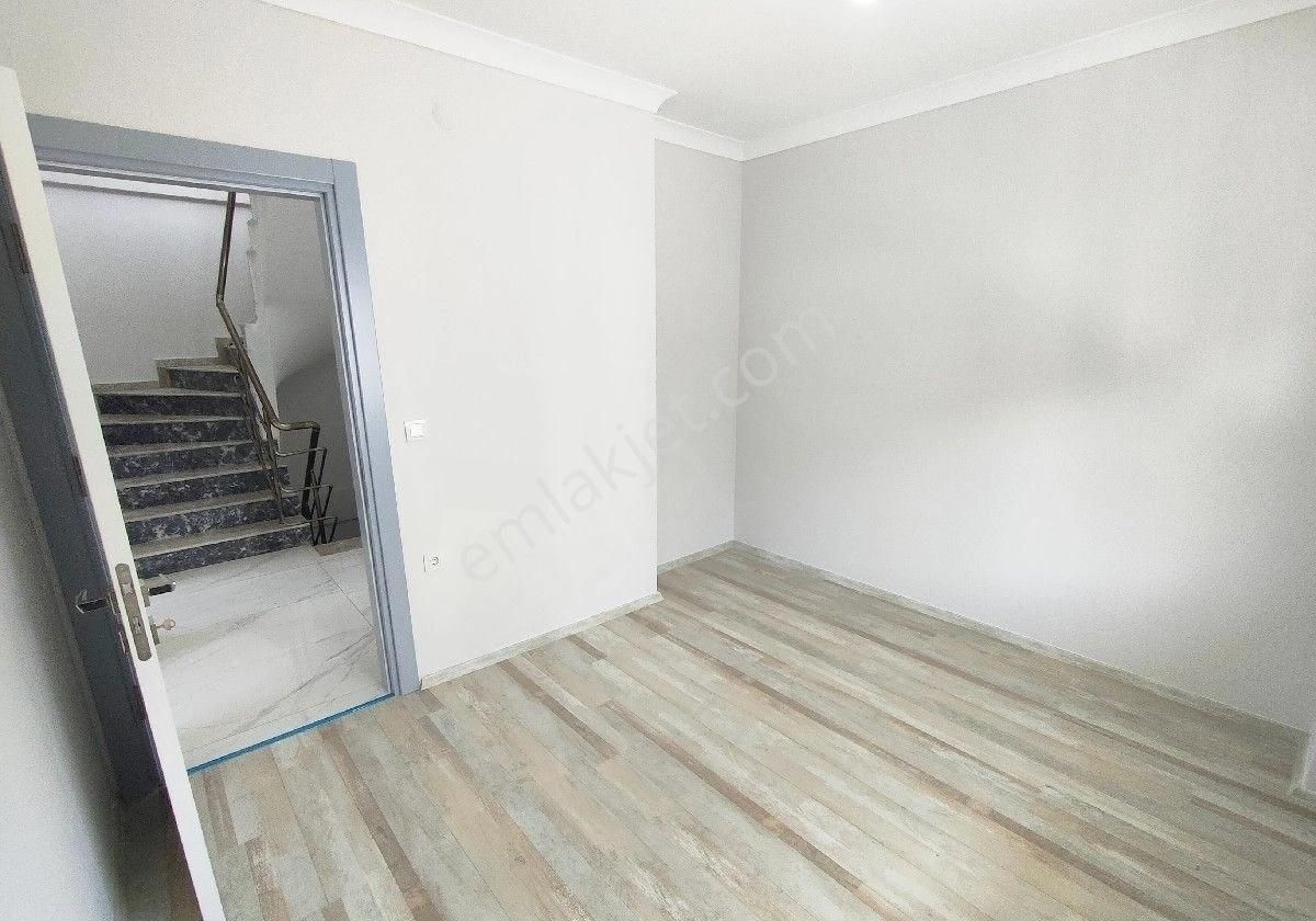 Altınoluk Kazdağı Eteklerinde Müstakil Garajlı Bahçeli Açık Otoparklı 4+1 Sıfır Lüx Triblex Villa - Görsel 21