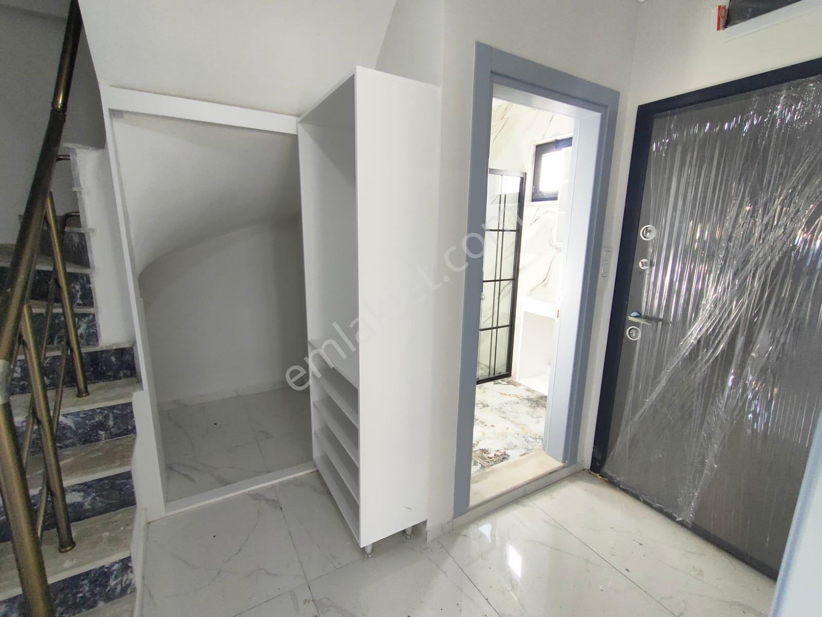Altınoluk Kazdağı Eteklerinde Müstakil Garajlı Bahçeli Açık Otoparklı 4+1 Sıfır Lüx Triblex Villa - Görsel 14