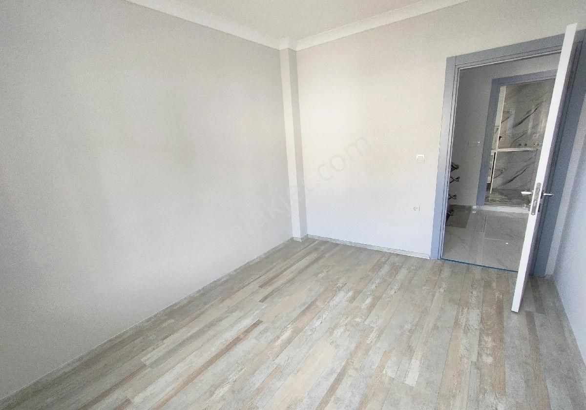 Altınoluk Kazdağı Eteklerinde Müstakil Garajlı Bahçeli Açık Otoparklı 4+1 Sıfır Lüx Triblex Villa - Görsel 15