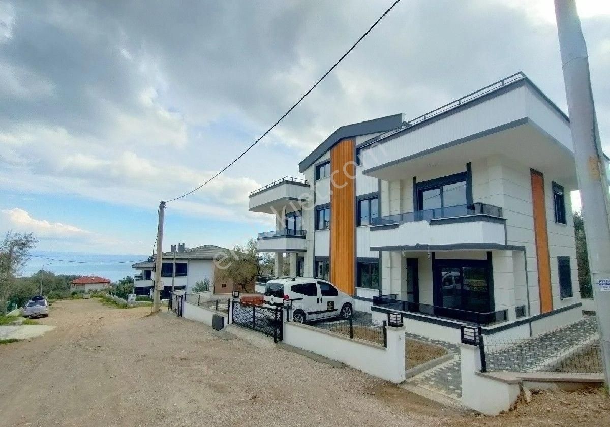 Altınoluk Kazdağı Eteklerinde Müstakil Garajlı Bahçeli Açık Otoparklı 4+1 Sıfır Lüx Triblex Villa - Görsel 4