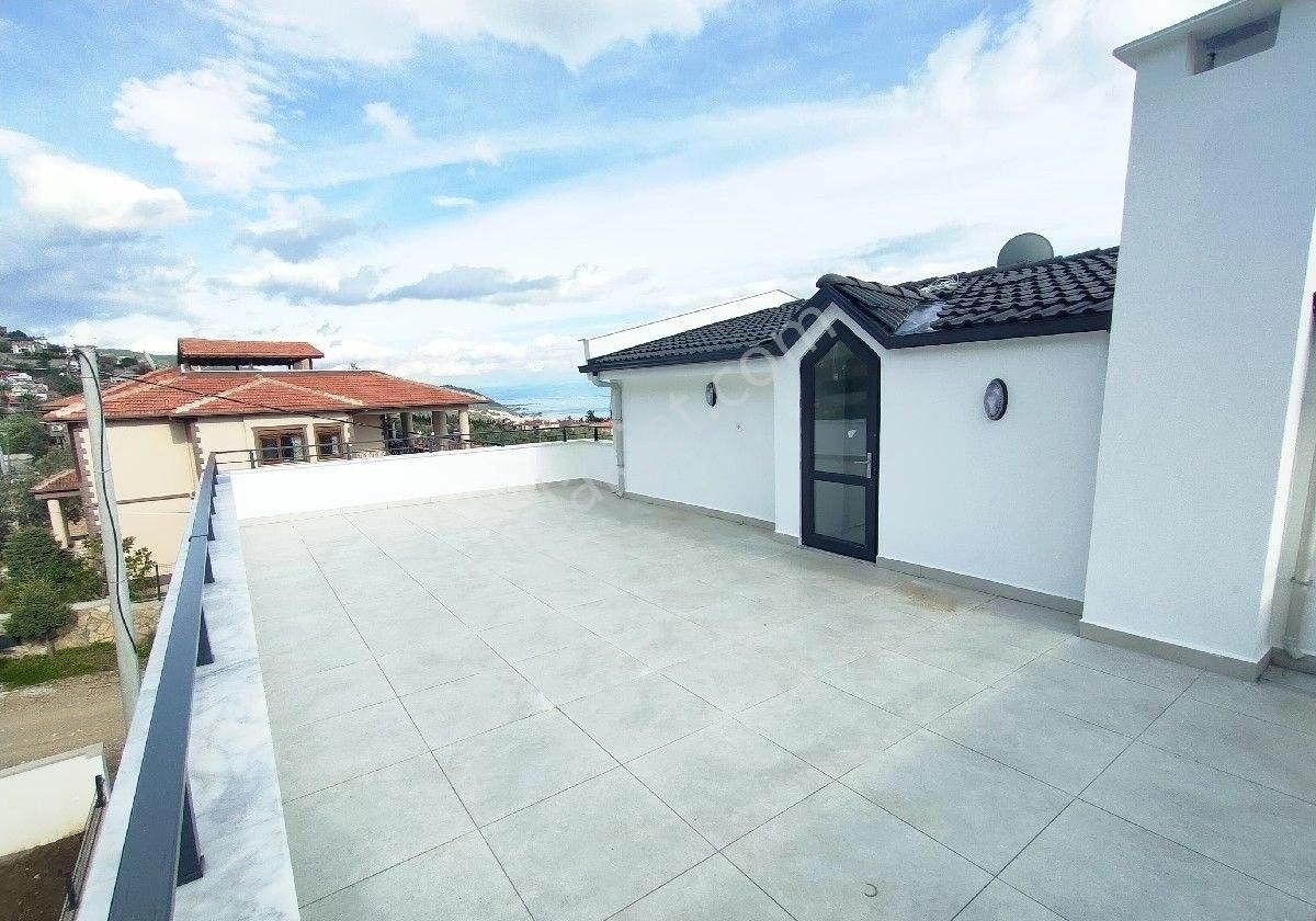 Altınoluk Kazdağı Eteklerinde Müstakil Garajlı Bahçeli Açık Otoparklı 4+1 Sıfır Lüx Triblex Villa - Görsel 18