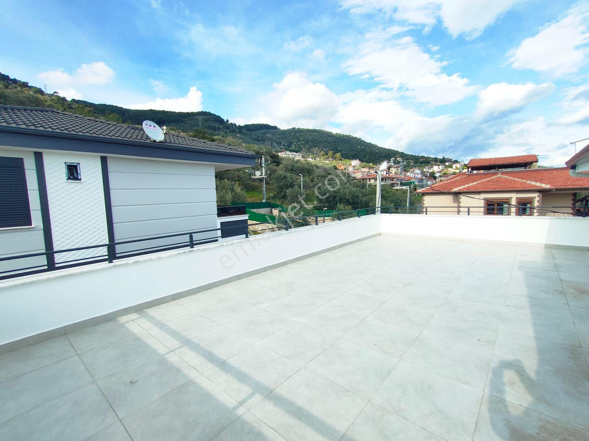 Altınoluk Kazdağı Eteklerinde Müstakil Garajlı Bahçeli Açık Otoparklı 4+1 Sıfır Lüx Triblex Villa - Görsel 29