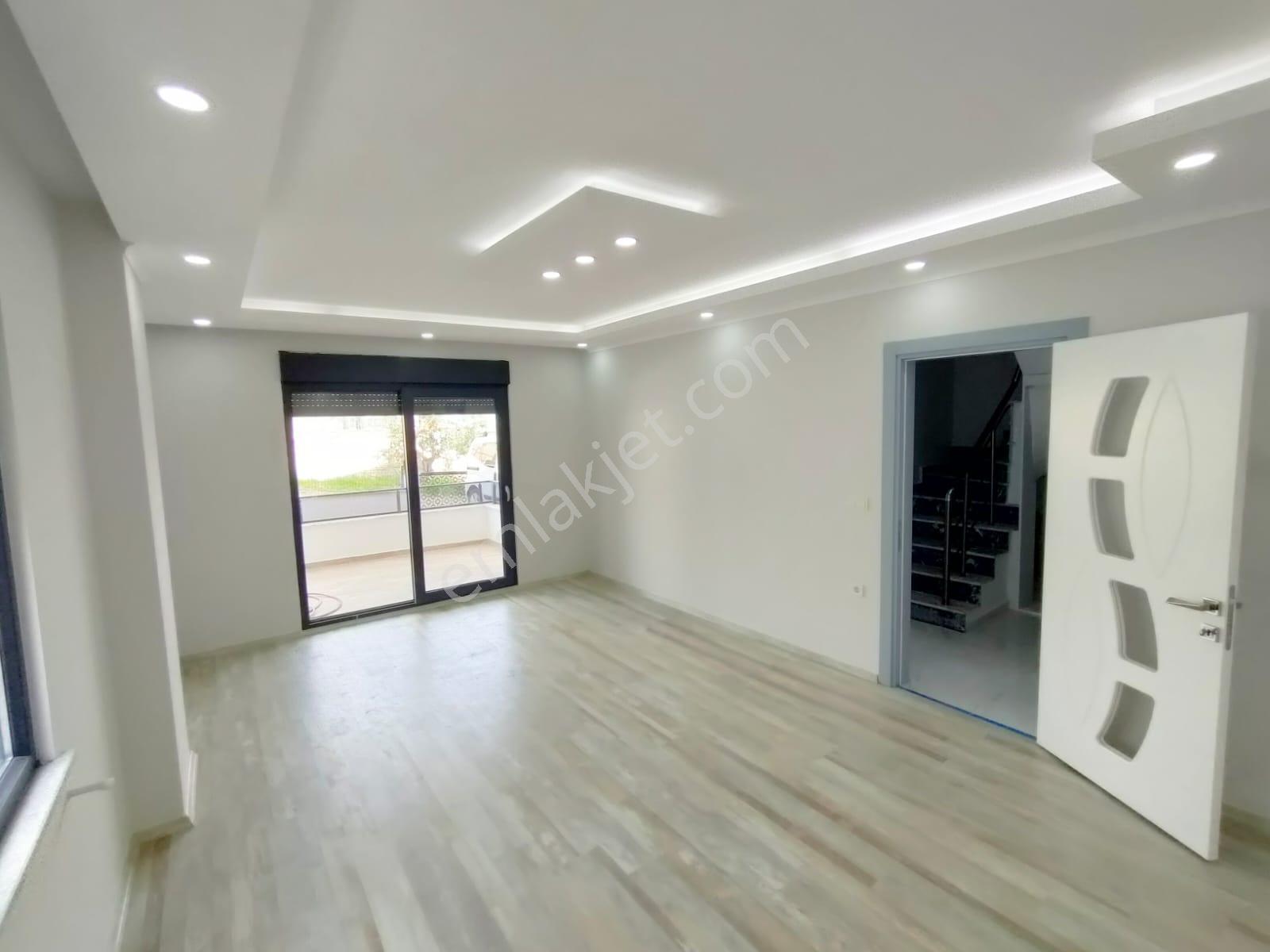 Altınoluk Kazdağı Eteklerinde Müstakil Garajlı Bahçeli Açık Otoparklı 4+1 Sıfır Lüx Triblex Villa - Görsel 6