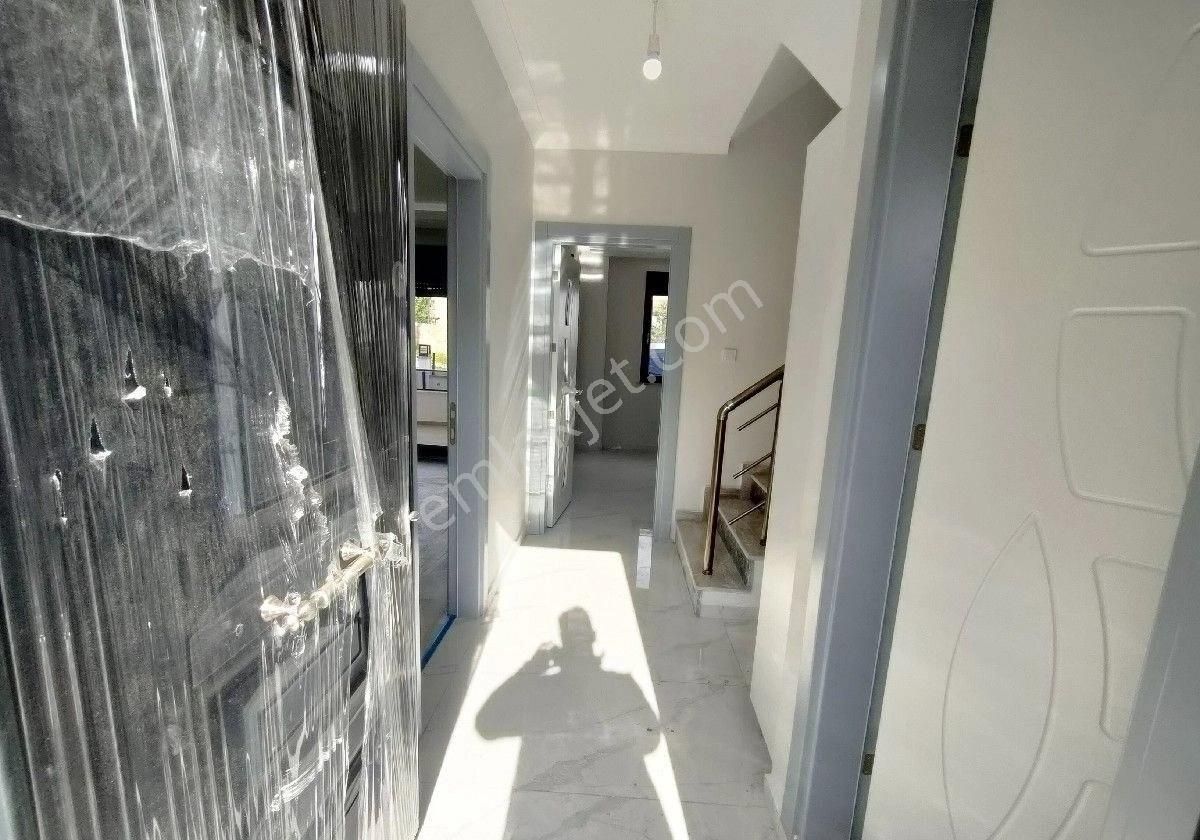 Altınoluk Kazdağı Eteklerinde Müstakil Garajlı Bahçeli Açık Otoparklı 4+1 Sıfır Lüx Triblex Villa - Görsel 6