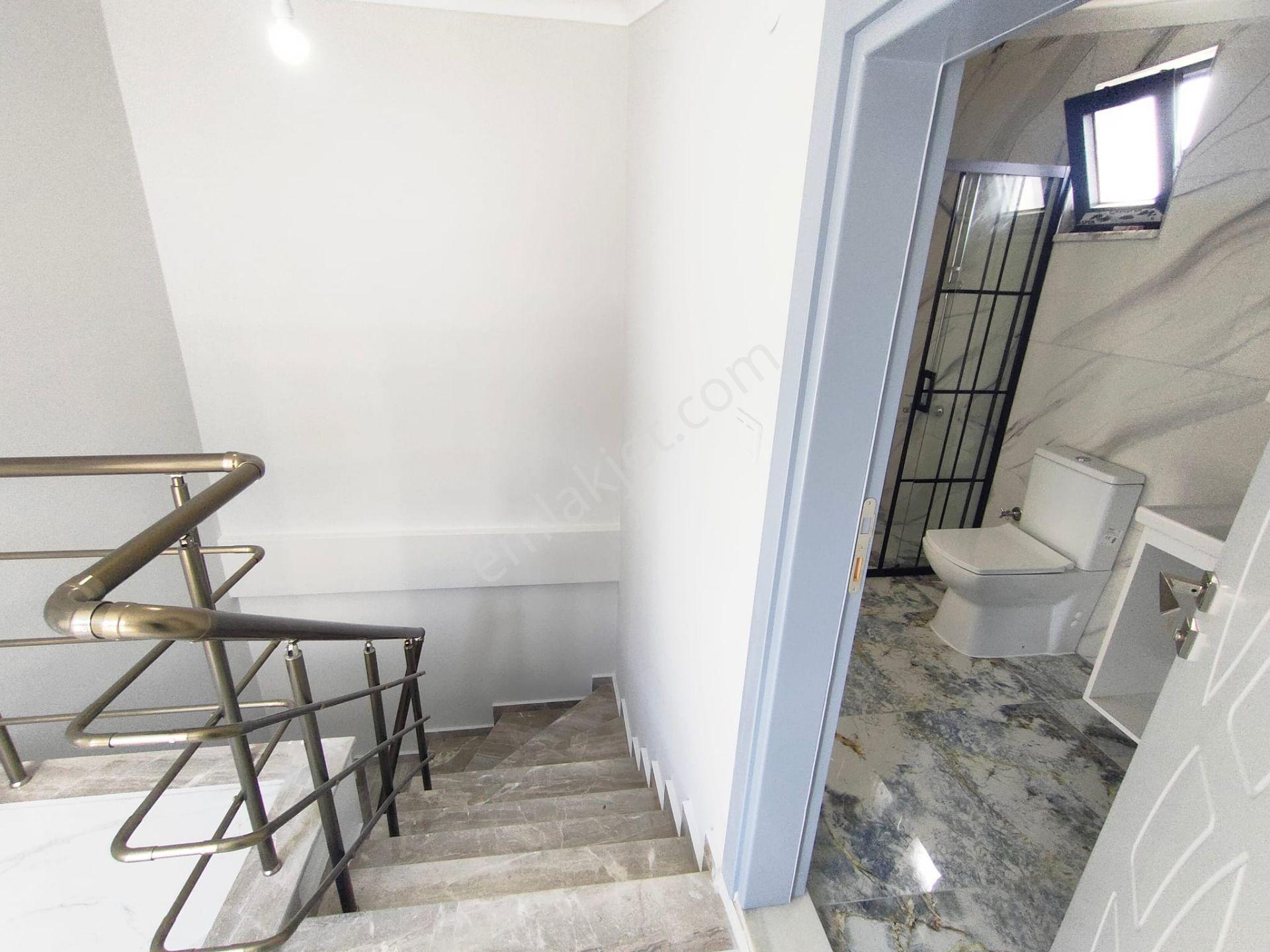 Altınoluk Kazdağı Eteklerinde Müstakil Garajlı Bahçeli Açık Otoparklı 4+1 Sıfır Lüx Triblex Villa - Görsel 23