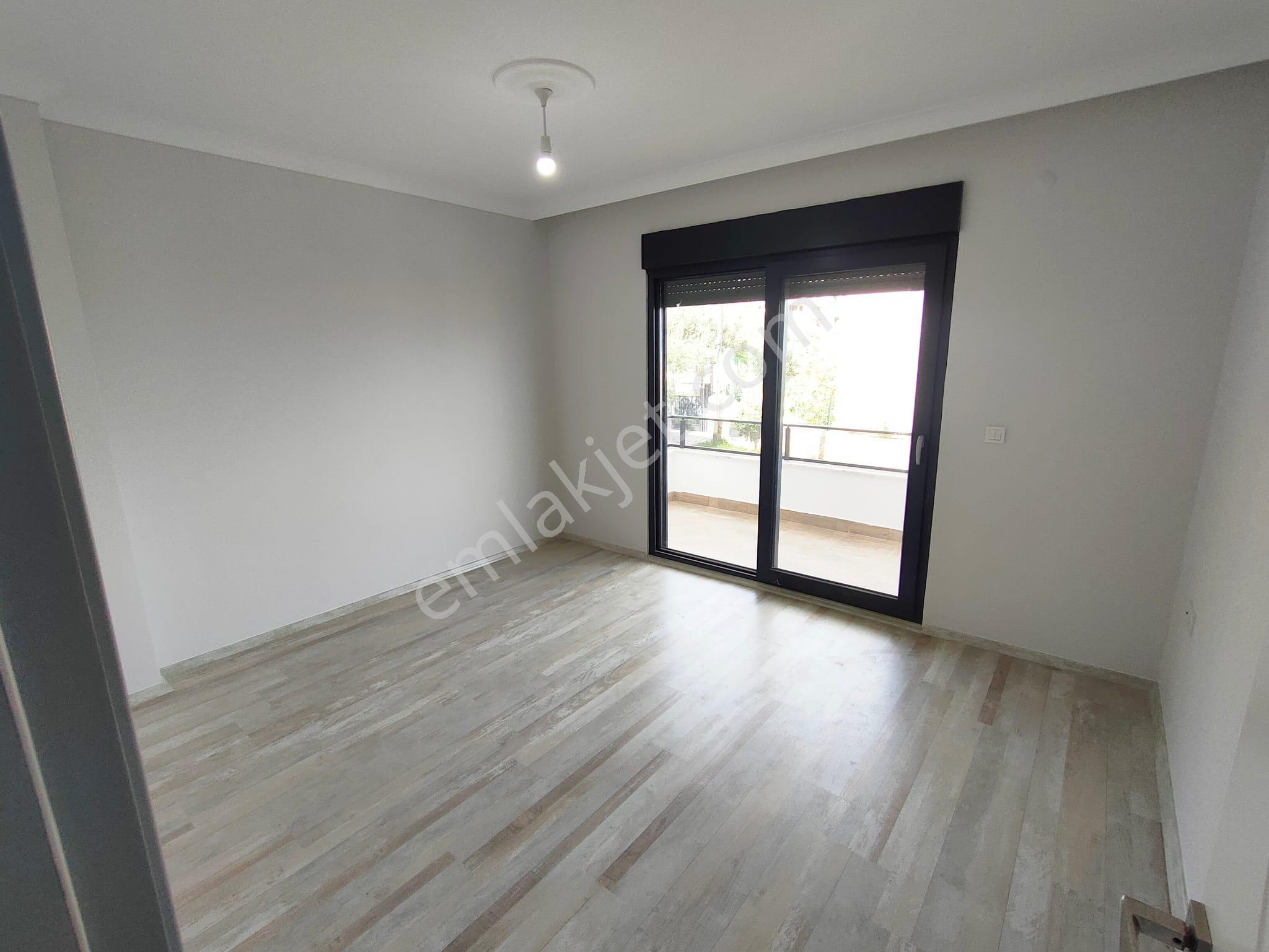 Altınoluk Kazdağı Eteklerinde Müstakil Garajlı Bahçeli Açık Otoparklı 4+1 Sıfır Lüx Triblex Villa - Görsel 19