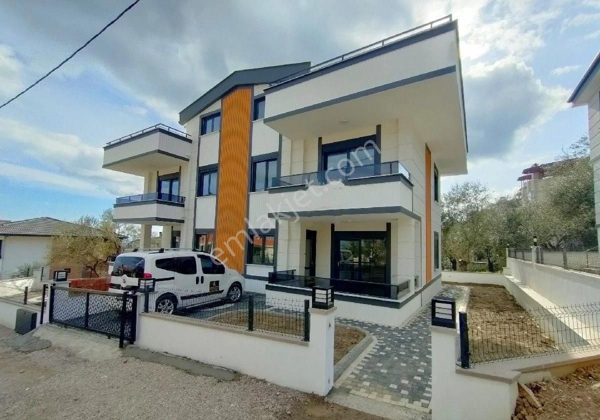 Altınoluk Kazdağı Eteklerinde Müstakil Garajlı Bahçeli Açık Otoparklı 4+1 Sıfır Lüx Triblex Villa - Görsel 2