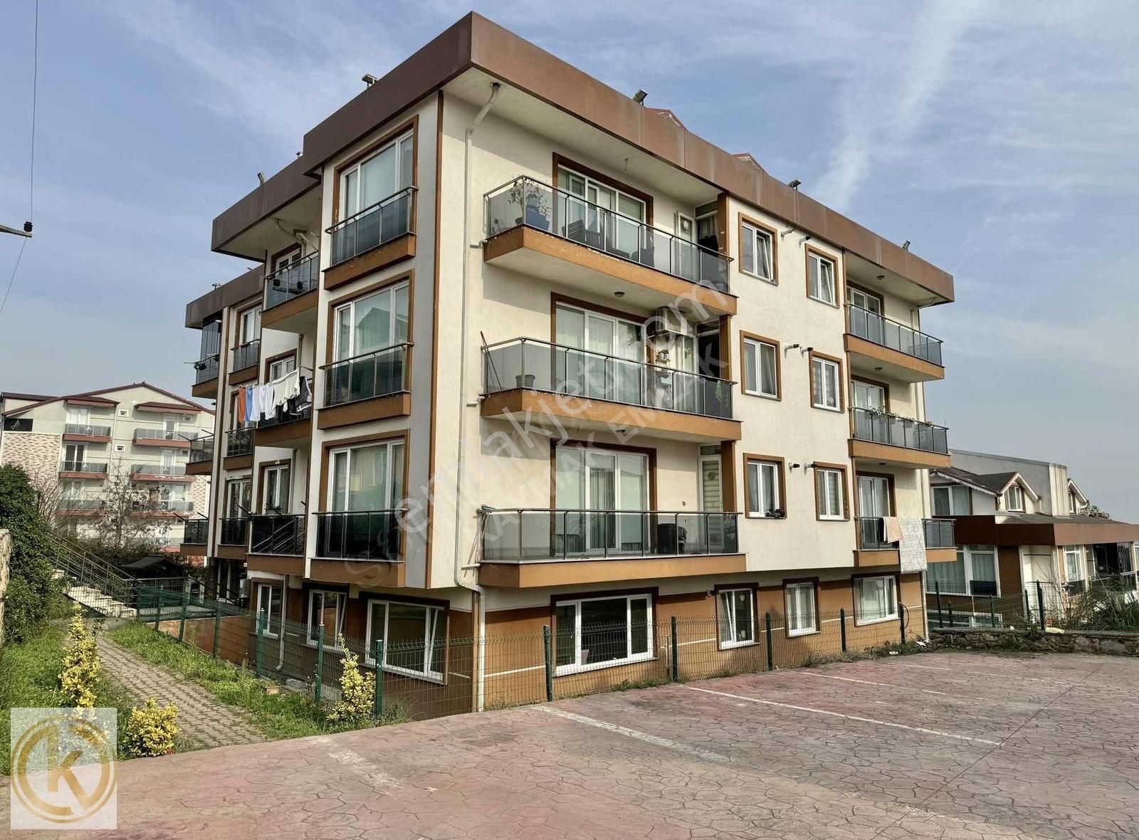 İzmit Kocatepe Satılık Daire İZMİT KOCATEPEDE MERKEZİ KONUMDA 7+2 280 M2 BAHÇE DUBLEX