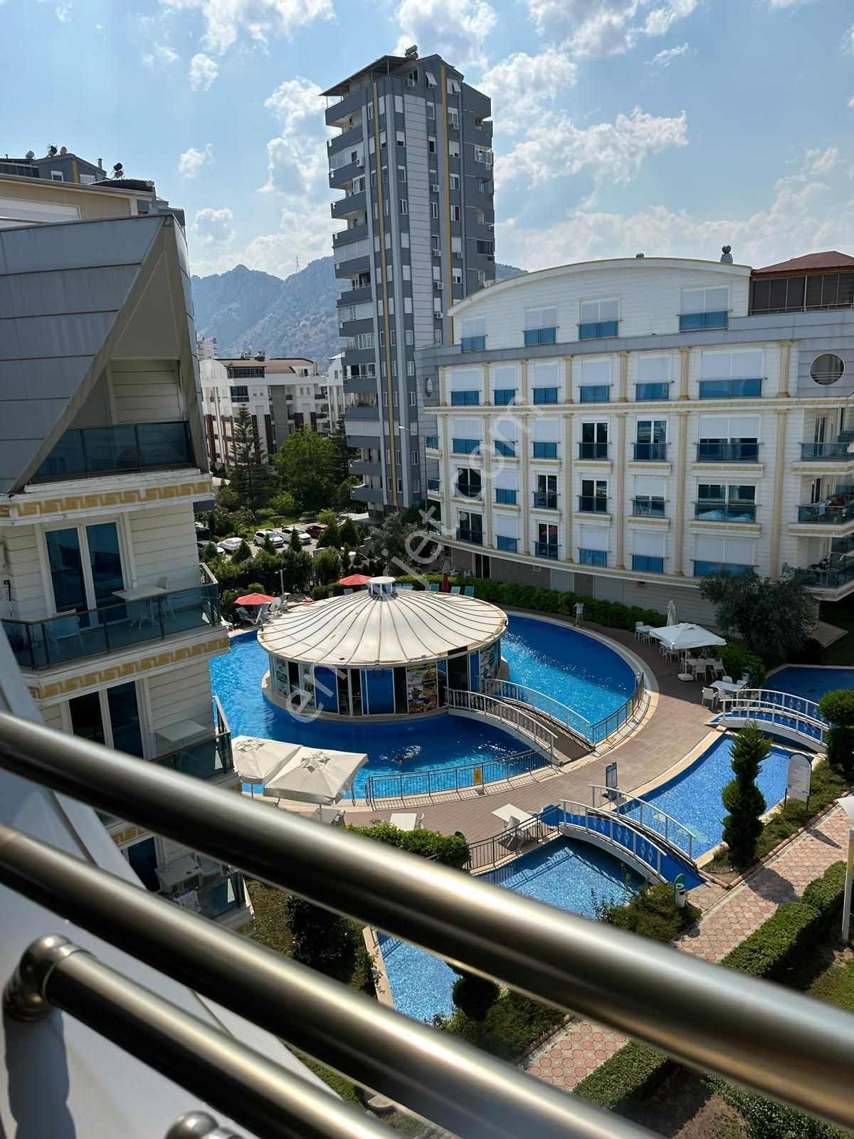 Antalya Konyaltı Melda Palas Sitesinde Ultra Lux 2+1 Eşyalı Daire