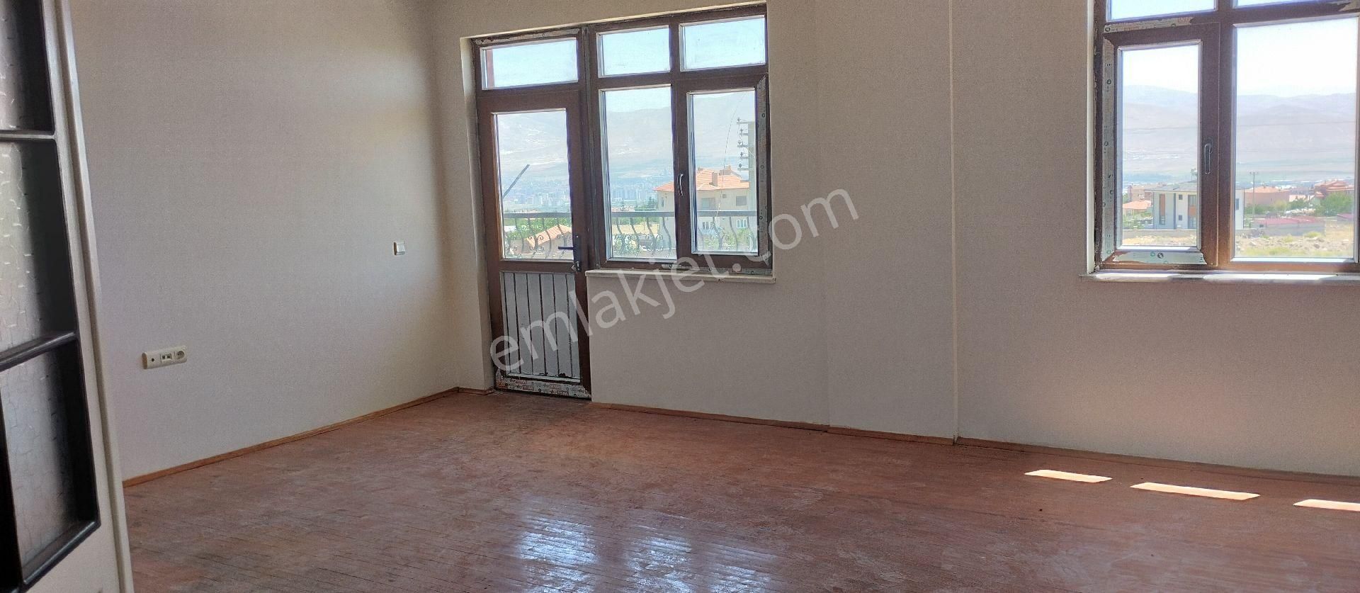 Arsa Fiyatına Komple Satılık Bina 4 Daire 1 Depo 1600m2 Arsa - Görsel 14