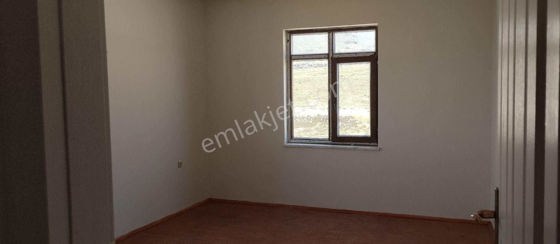 Arsa Fiyatına Komple Satılık Bina 4 Daire 1 Depo 1600m2 Arsa - Görsel 7