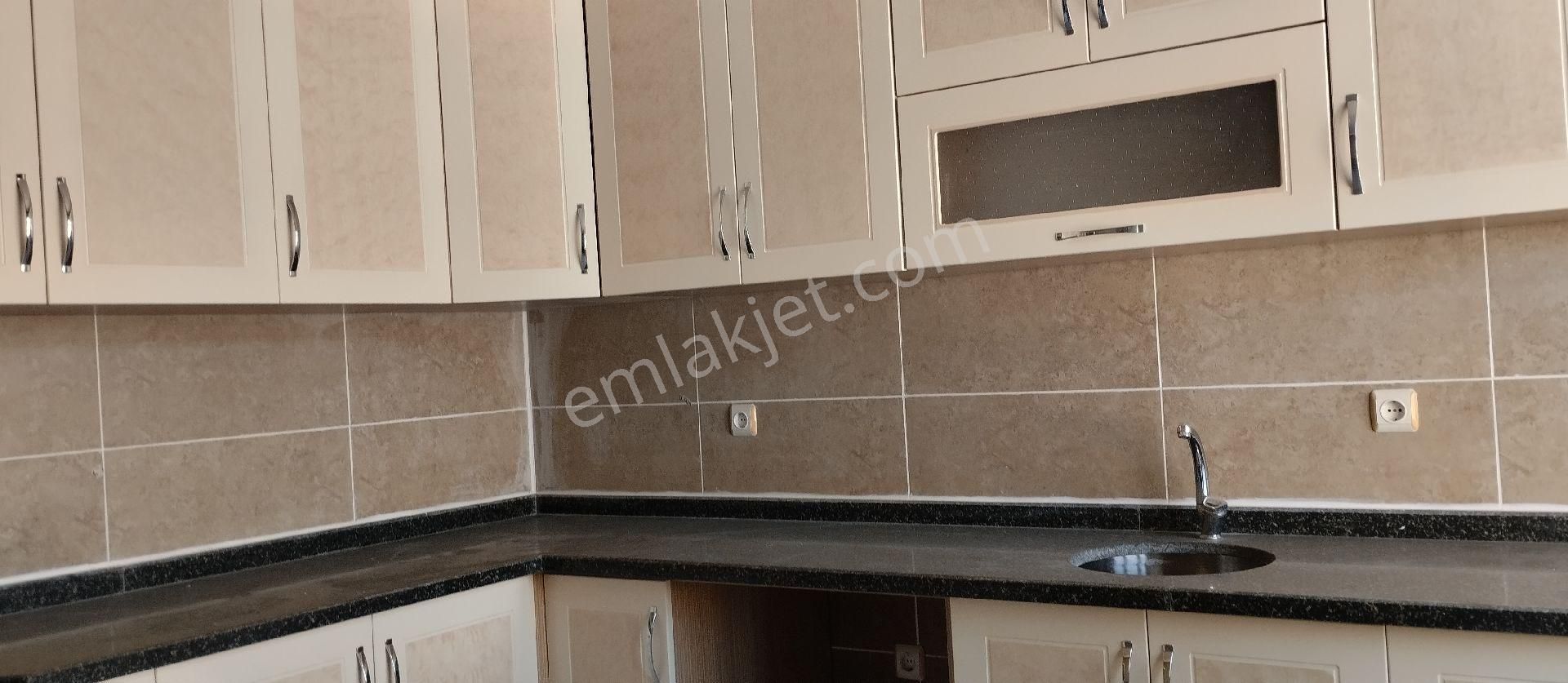 Arsa Fiyatına Komple Satılık Bina 4 Daire 1 Depo 1600m2 Arsa - Görsel 18