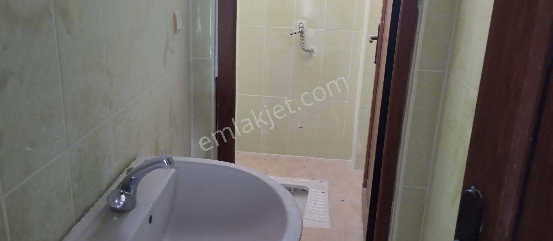 Arsa Fiyatına Komple Satılık Bina 4 Daire 1 Depo 1600m2 Arsa - Görsel 3