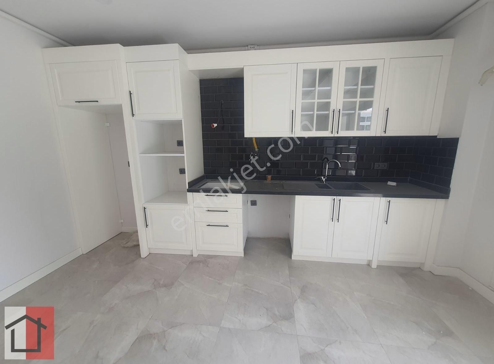 Kuşadası İkiçeşmelik Satılık Residence İKİÇEŞMELİK HAVUZLU SİTEDE 3+1 DAIRE