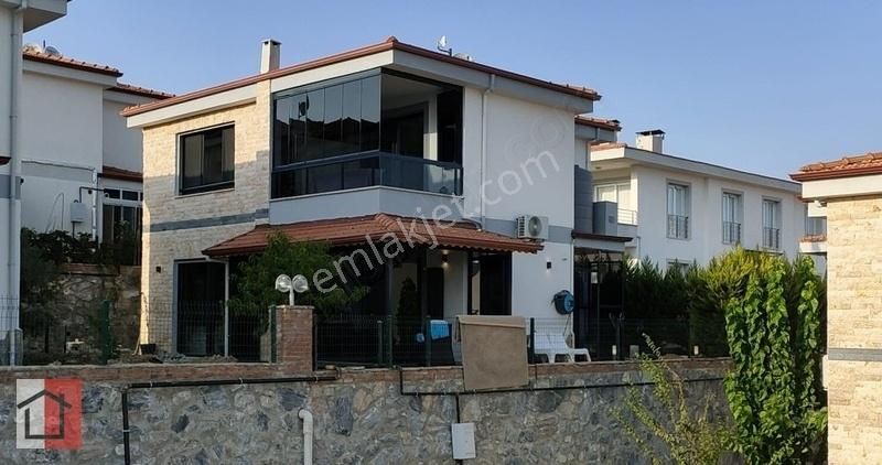 Kuşadası Değirmendere Satılık Villa KUŞADASINDA AVMLER BÖLGESİNDE ÖZEL YAPTIRILMIŞ MÜSTAKİL 3+1