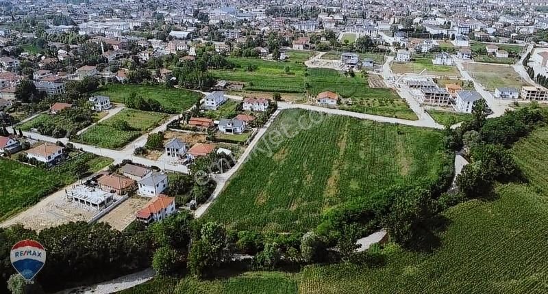 Akyazı Yeni Satılık Konut İmarlı Remax Mavi'den Akyazı'da imarlı 652m2 Satılık Fırsat Arsa