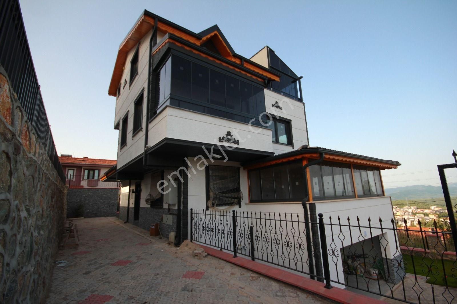 Gemlik Umurbey Satılık Villa  GEMLİK UMURBEY de MUHTEŞEM MANZARALI FIRSAT SATILIK VİLLA