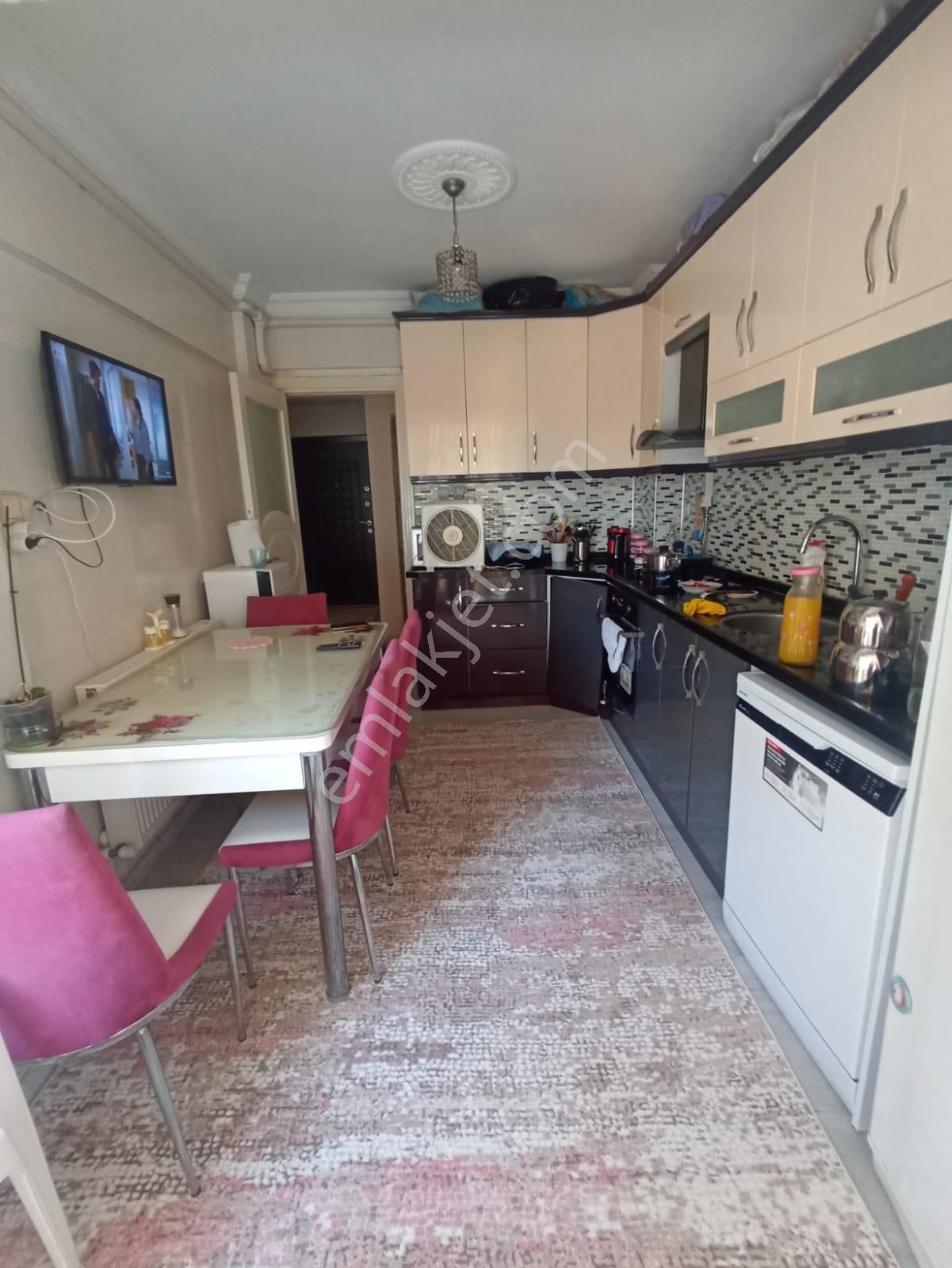 Salihli Eski Cami Satılık Daire  ESKI CAMI MAH 2+1 SATILIK DAİRE