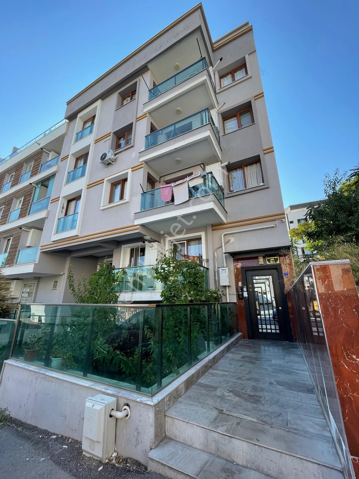 Buca Adatepe Satılık Daire  ADATEPE MAHALLESİ'NDE 3+1 140 M2 BAHÇELİ SATILIK DAİRE