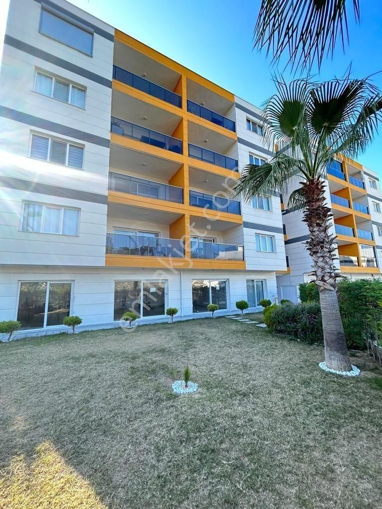 Kuşadası İkiçeşmelik Satılık Daire  NEZİH HAVUZLU SİTEDE 3+1 SATILIK DAİRE