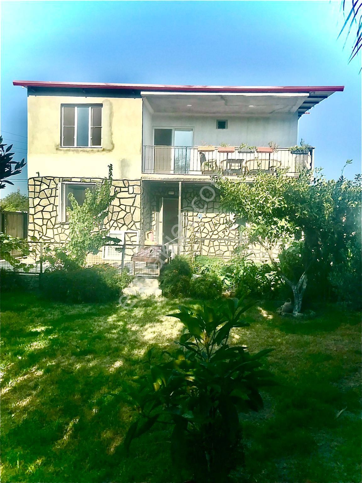 Söke Yenicamii Satılık Villa Müstakil Bahçeli Dubleks Daire.Bahçe arsa alanı 320m2 Daire 175m2 Saunasına kadar düşünülmüş.