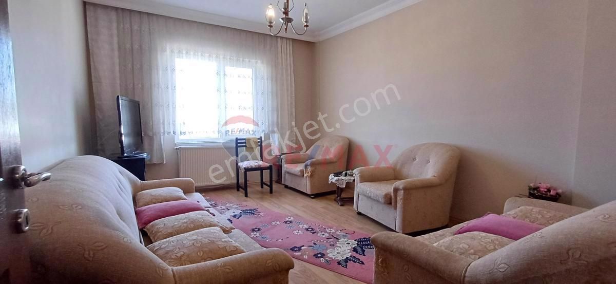 Yalova Merkez Adnan Menderes Satılık Daire YALOVA REMAX 'DEN ADNAN MENDERES MAH. SATILIK 3+1 DAİRE