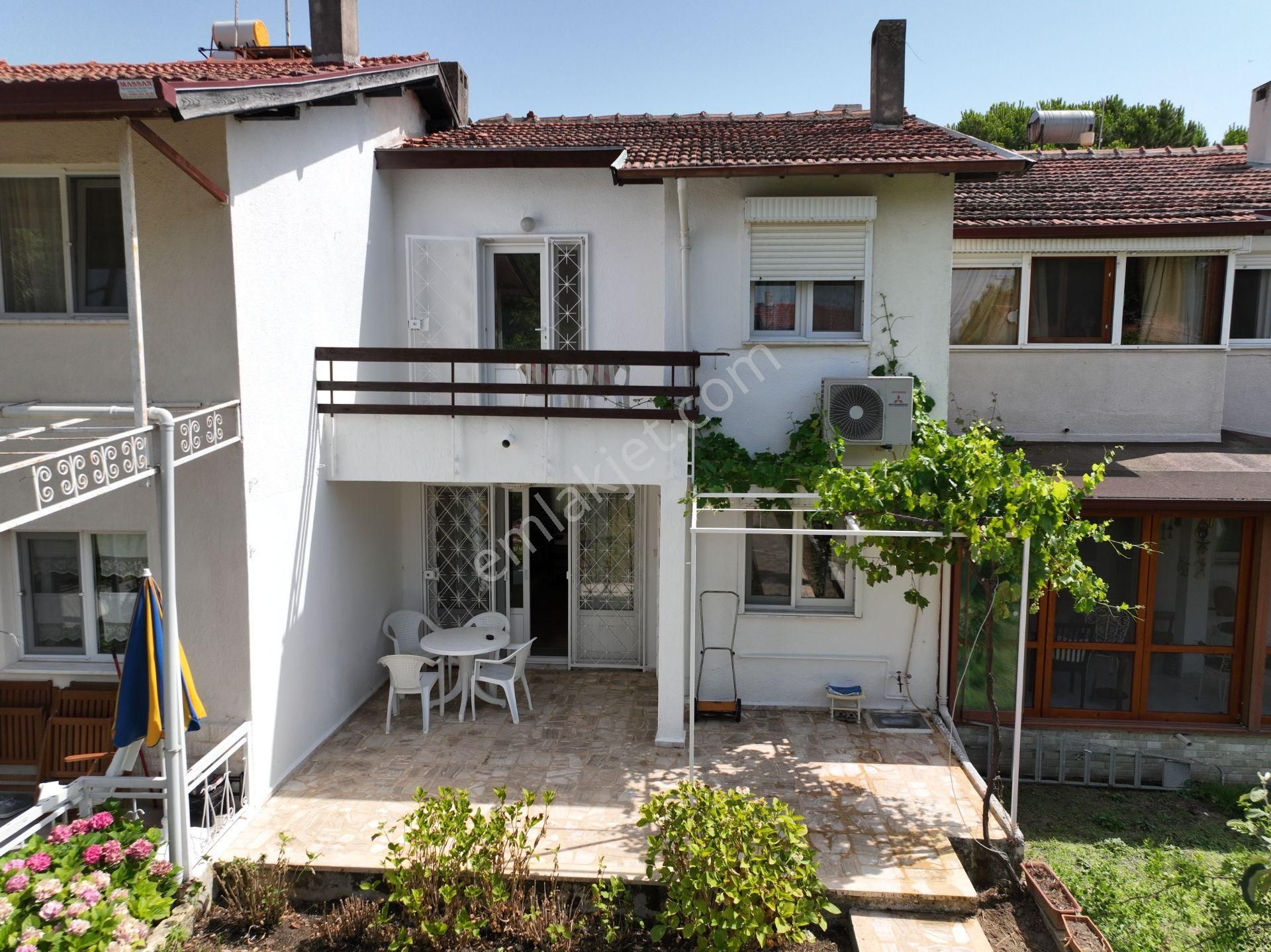 Burhaniye Ali Çetinkaya Satılık Villa Acilll Denetko Tatil Sitesinde satılık 3+1 villa