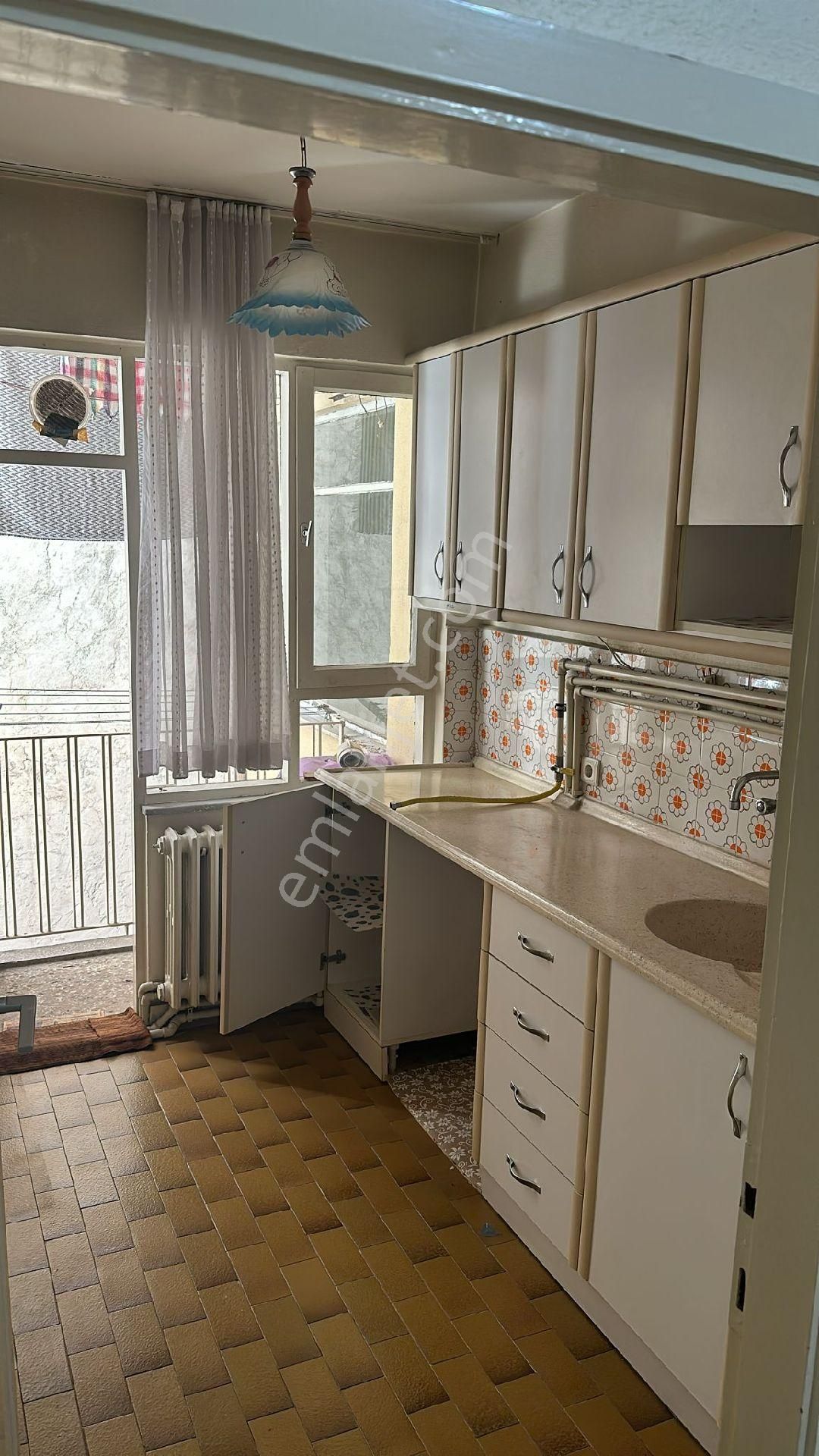 Bursa Osmangazi Muradiye Yahşibeyde 2+1arakat Kombili Ulaşıma Alışverişe Okula Yakın Kiralık Daire.