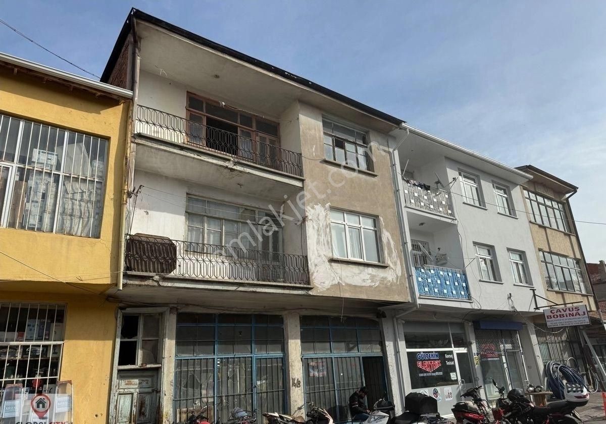 Kırşehir Merkez Kuşdilli Satılık Bina Globalcıty’den Uzun Çarşıda Komple Satılık Bina (2dükkan-2daire)