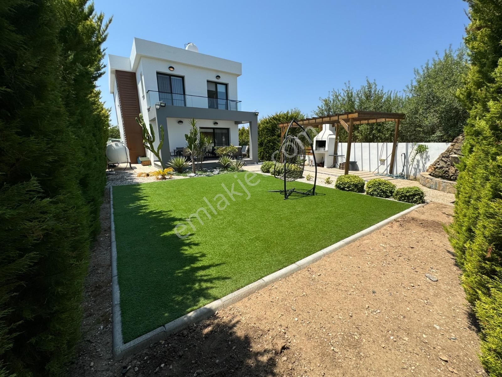 Girne Alsancak'ta Kdv Ve Trafo Odenmiş Full Eşyalı Fırsat Fiyatlı 3+1 Villa !!! - Görsel 3