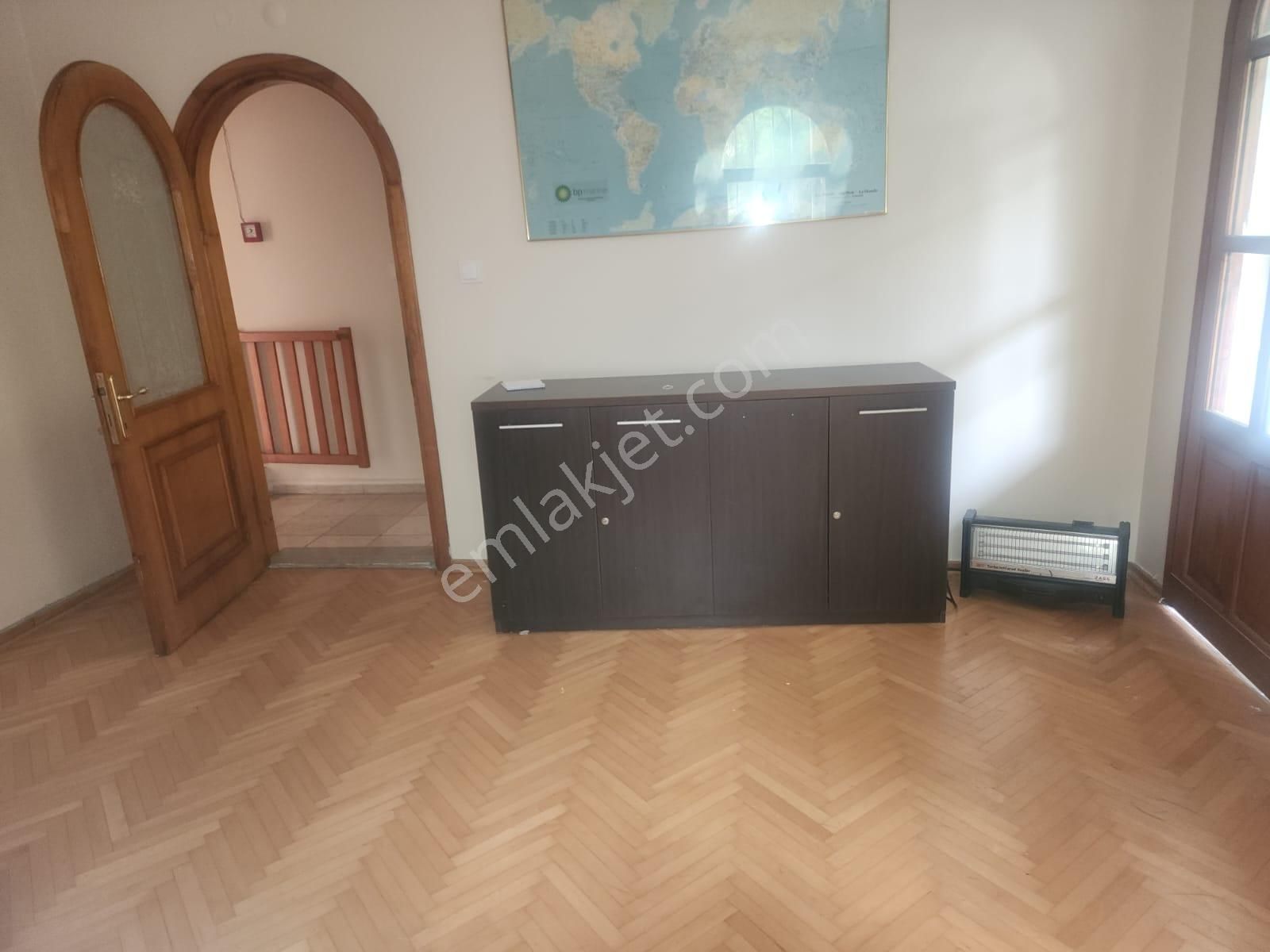 Maltepe Küçükyalı Kiralık Villa  Küçükyalı Villalar Bölgesinde İş Yerine 4+1 İkiz Villa