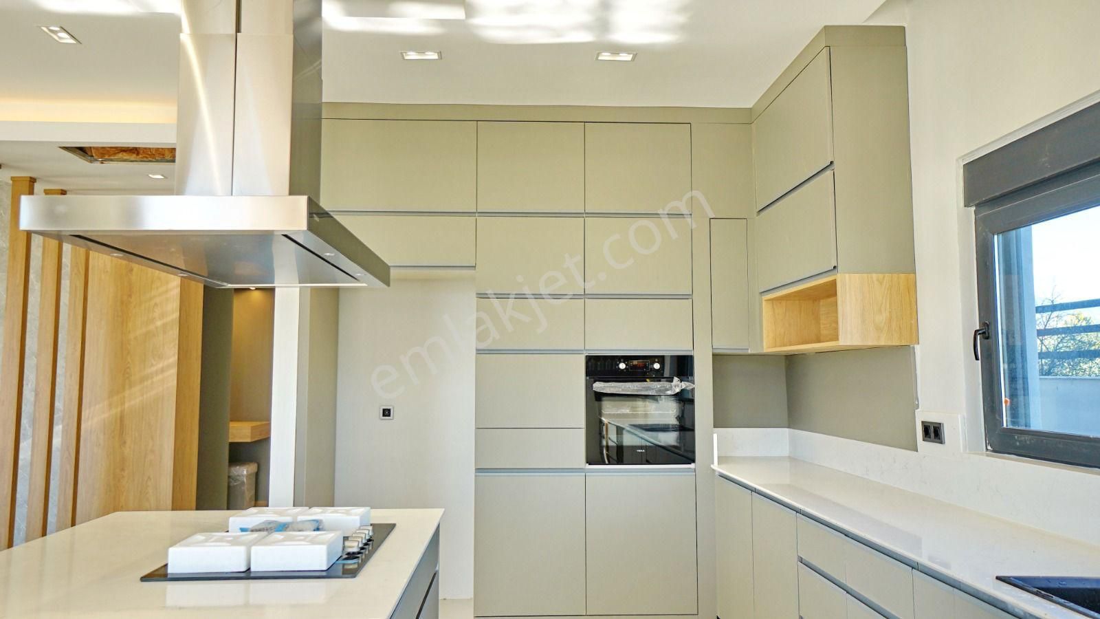 Villa Müstakil Otoparklı Bahçeli Havuzlu Geniş Kullanım Alanı - Görsel 10