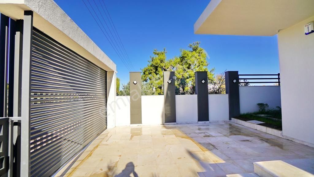 Villa Müstakil Otoparklı Bahçeli Havuzlu Geniş Kullanım Alanı - Görsel 4